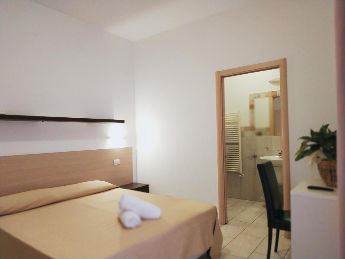 Residence Hotel Rubino Fogliano Marina Exterior photo